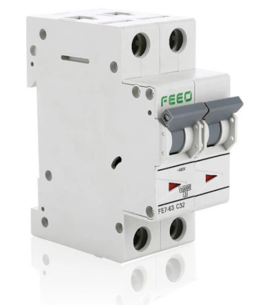 Découvrez les disjoncteurs AC 63 Amp et 40 Amp double de Sol-Air Tech, spécialiste en énergie renouvelable et vente de matériel électrique à Québec.